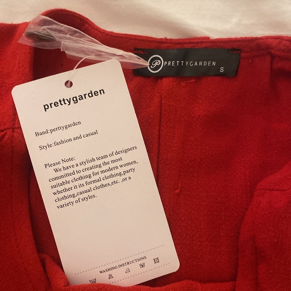 NWT Pretty Garden red peplum tank with buttons size small - Picture 8 of 14